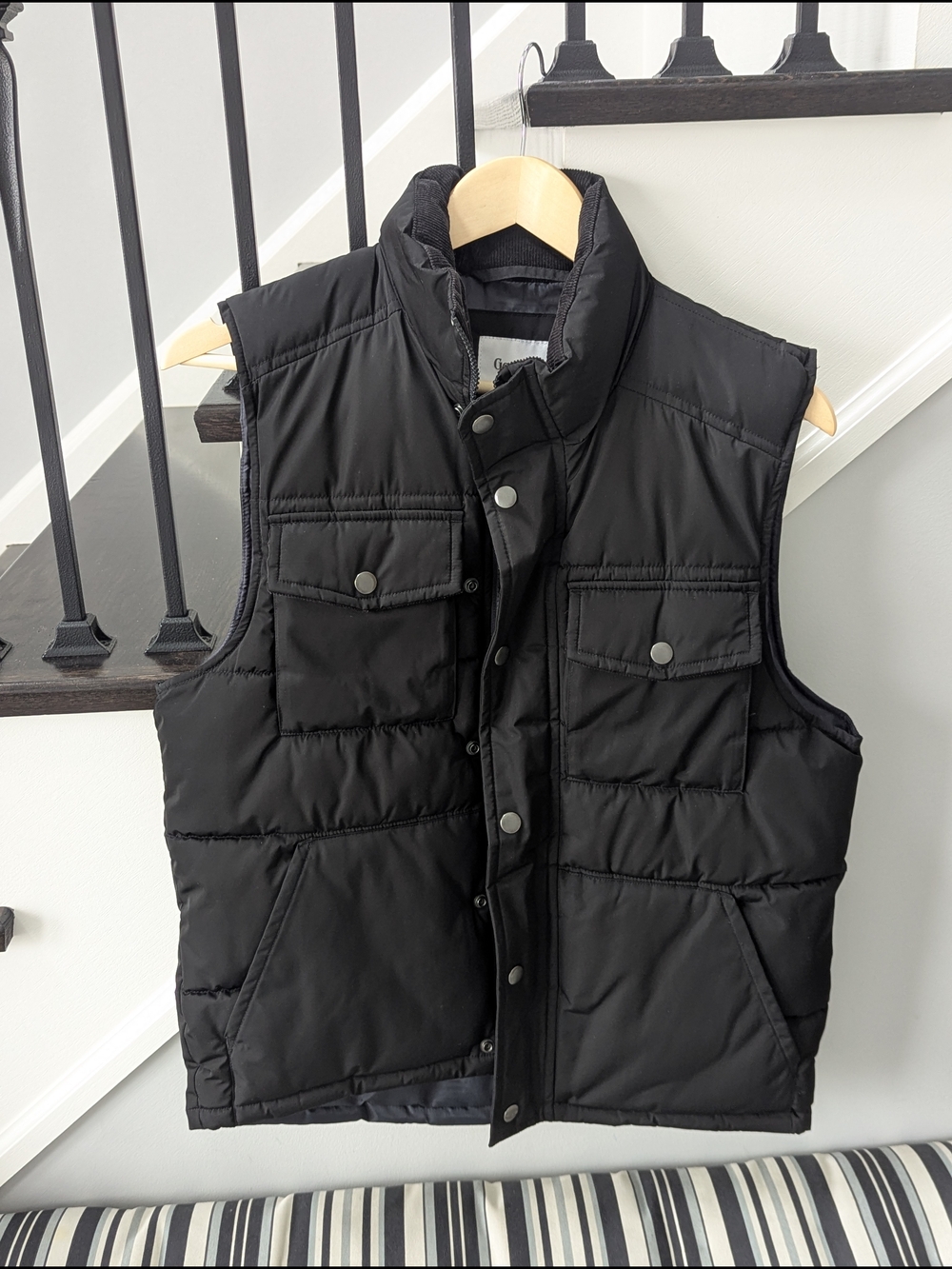 Men's Black Quilted Puffer Vest - Lightweight Insulated Vest